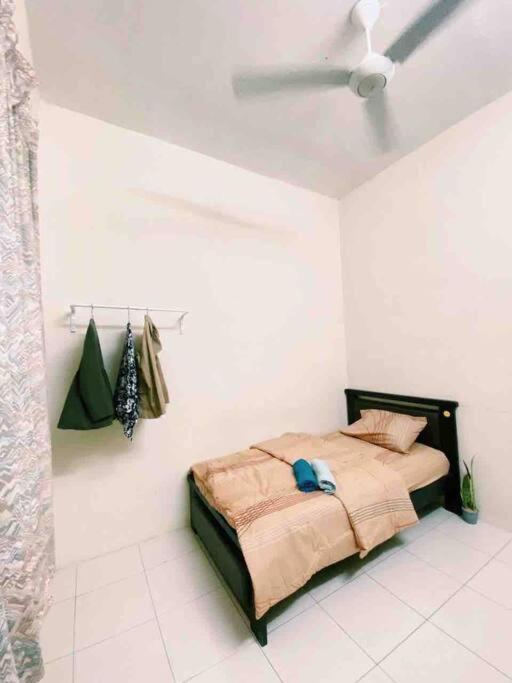 Spacious Cozy Lakeville Homestay 4 Bedrooms All With Aircond Seri Iskandar Extérieur photo