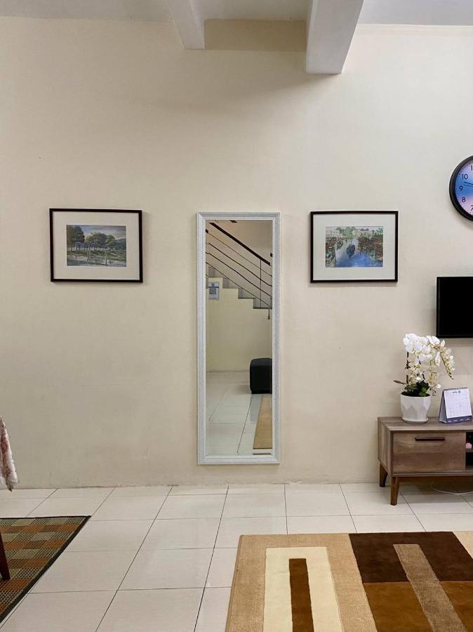 Spacious Cozy Lakeville Homestay 4 Bedrooms All With Aircond Seri Iskandar Extérieur photo