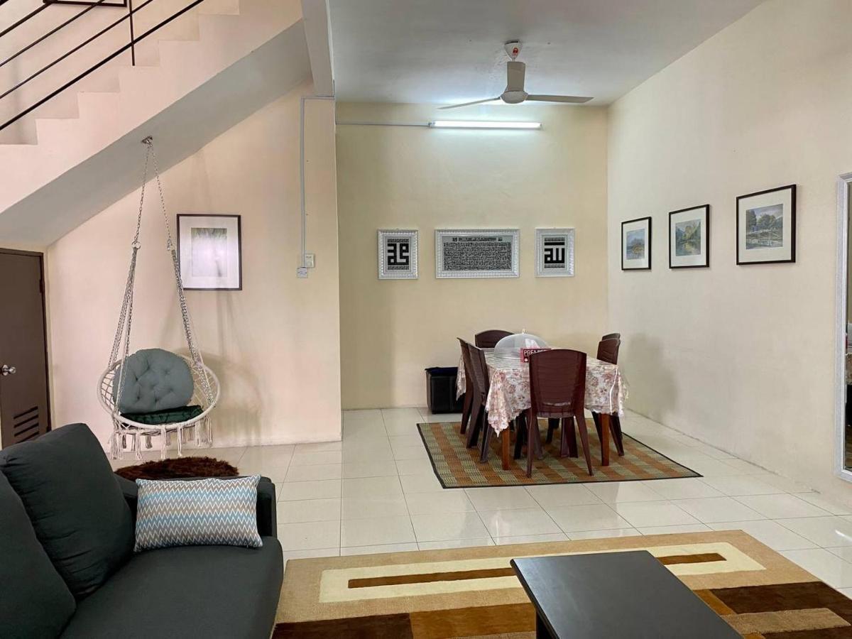 Spacious Cozy Lakeville Homestay 4 Bedrooms All With Aircond Seri Iskandar Extérieur photo