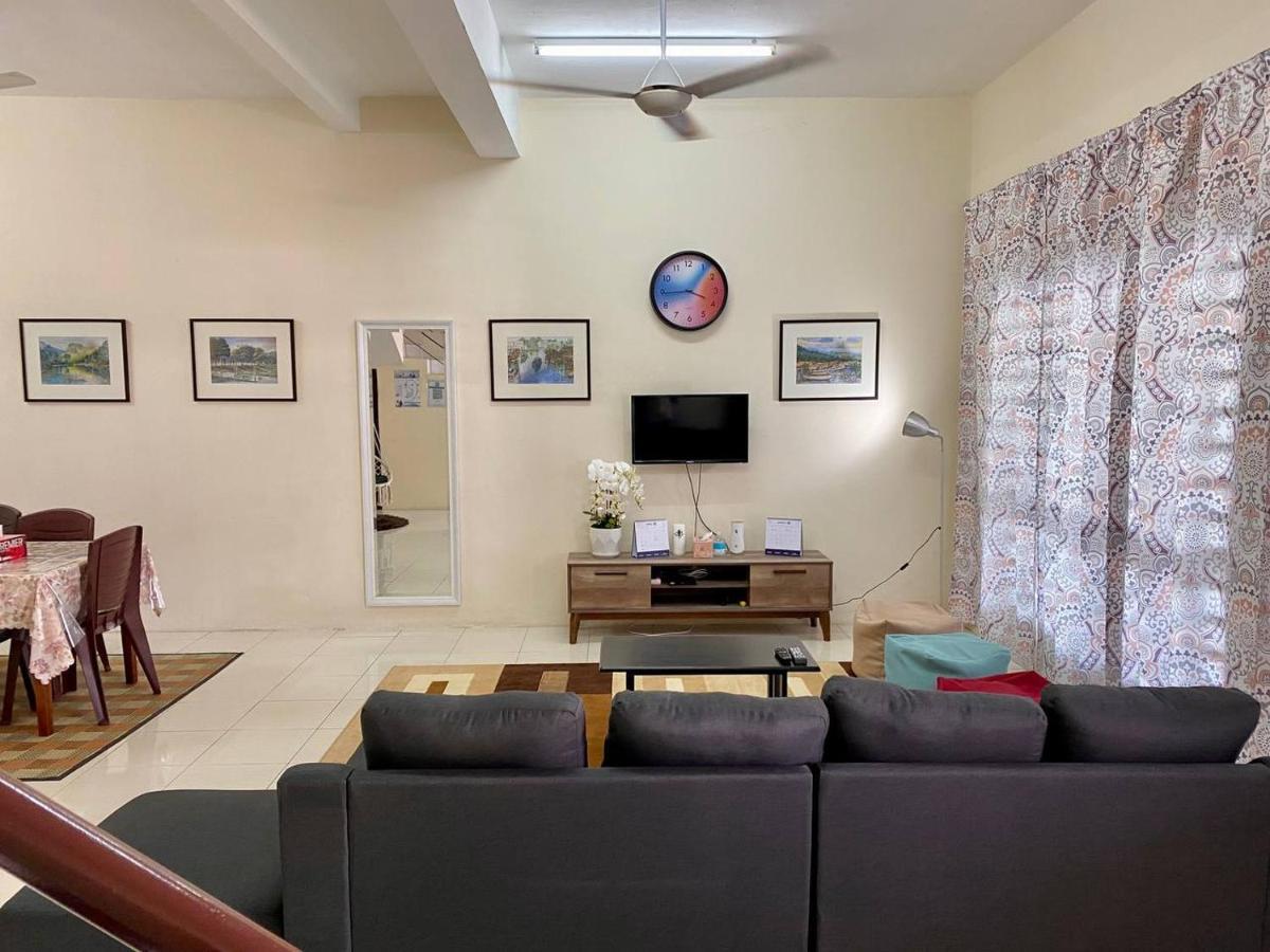 Spacious Cozy Lakeville Homestay 4 Bedrooms All With Aircond Seri Iskandar Extérieur photo
