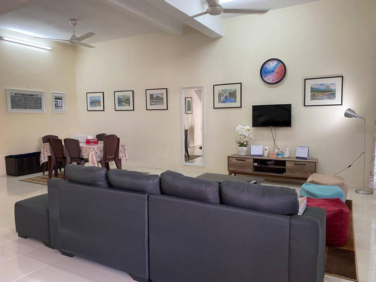Spacious Cozy Lakeville Homestay 4 Bedrooms All With Aircond Seri Iskandar Extérieur photo